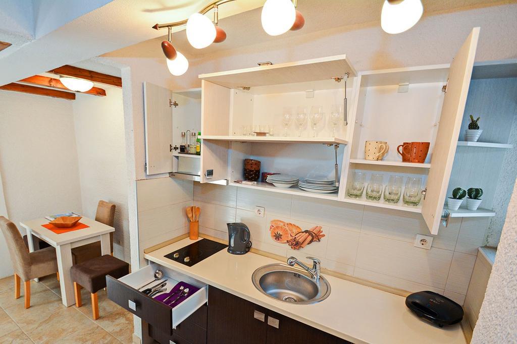 Hill Apartments コトル エクステリア 写真