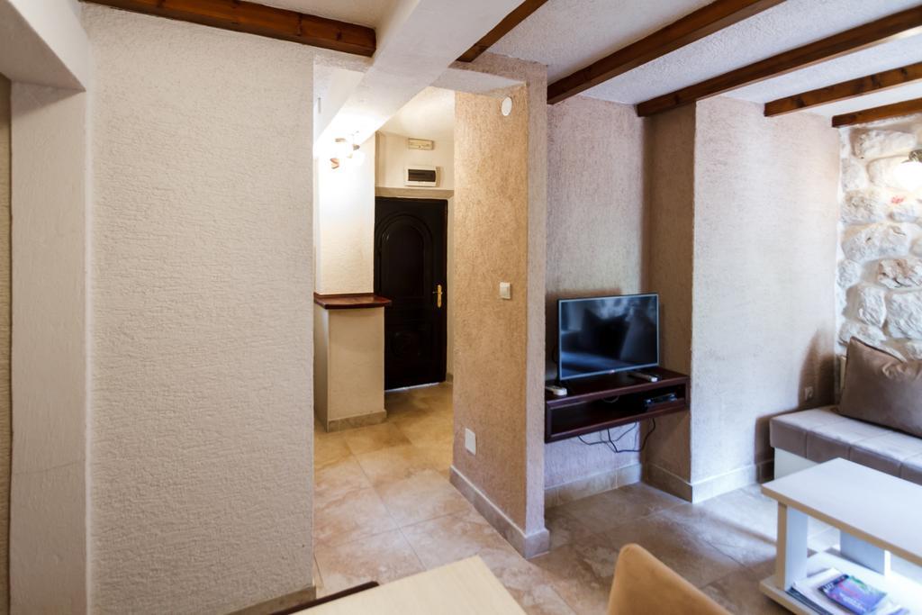 Hill Apartments コトル エクステリア 写真