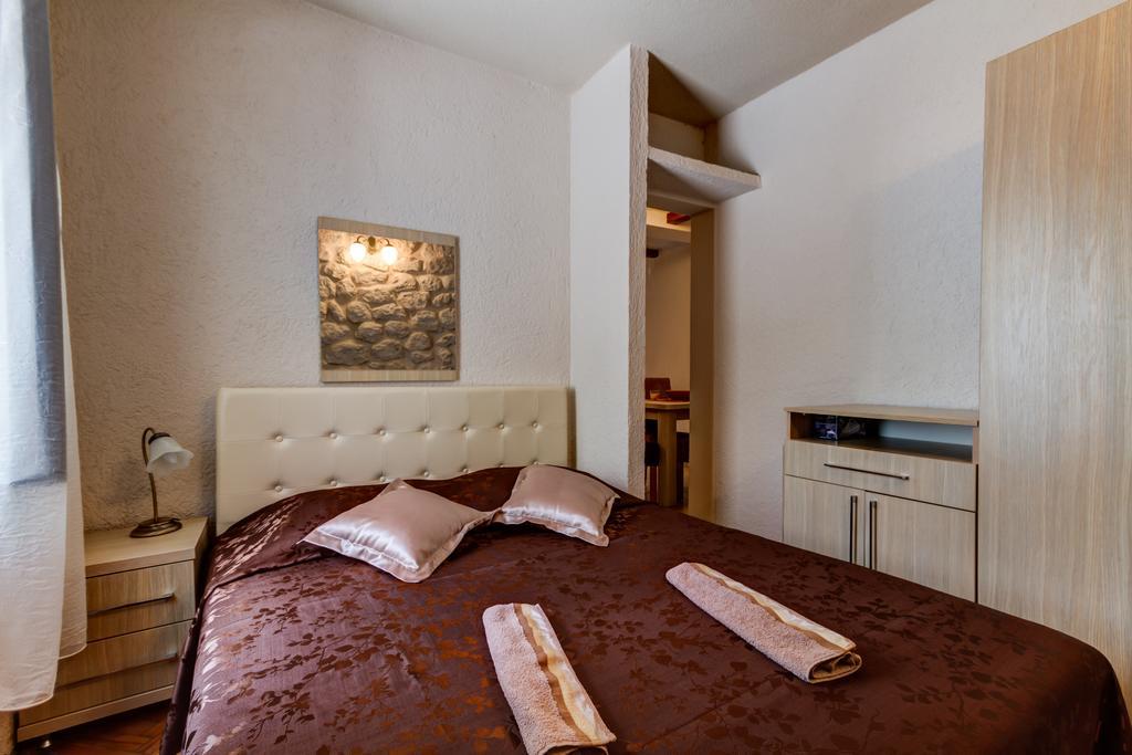 Hill Apartments コトル エクステリア 写真