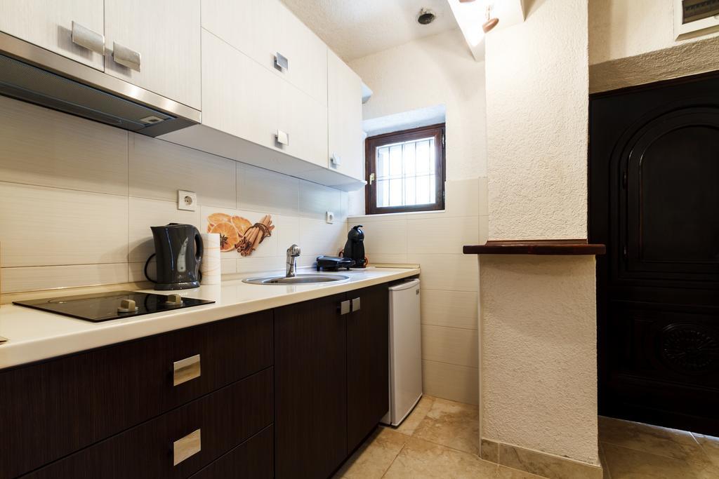 Hill Apartments コトル エクステリア 写真