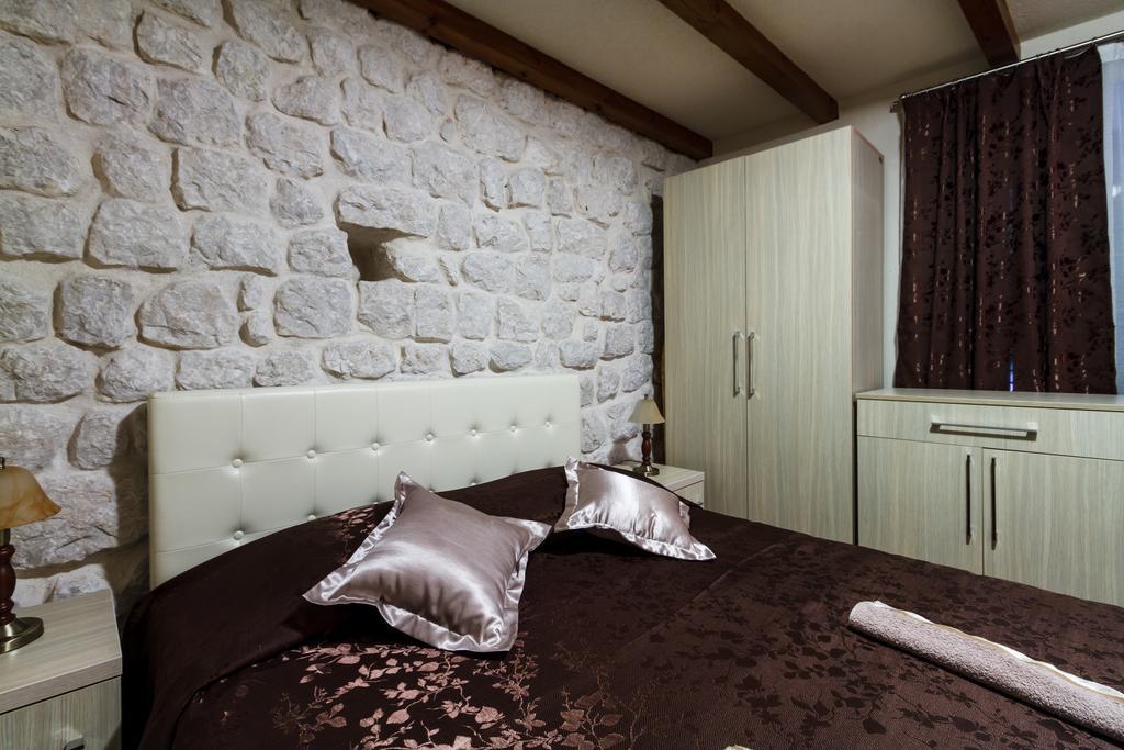 Hill Apartments コトル エクステリア 写真