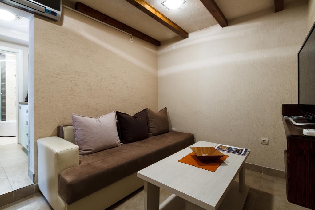 Hill Apartments コトル エクステリア 写真