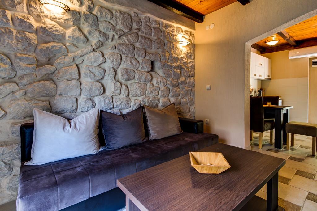 Hill Apartments コトル エクステリア 写真